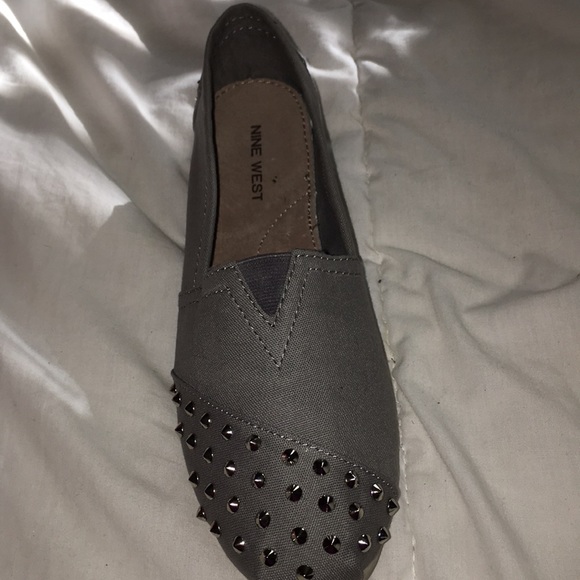 Shoes - Picture 3 of 4